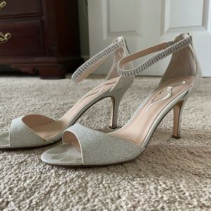 Silver/glittery heels! Beautiful!